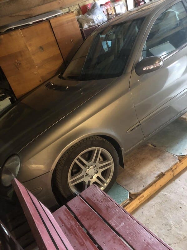 Выкуп кредитного автомобиля Mercedes-Benz E211 2005 года в Одессе